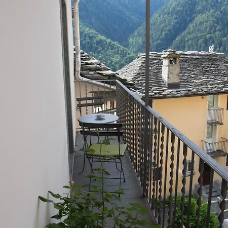 Palazzo Gamboni Swiss Historic Hotel Comologno